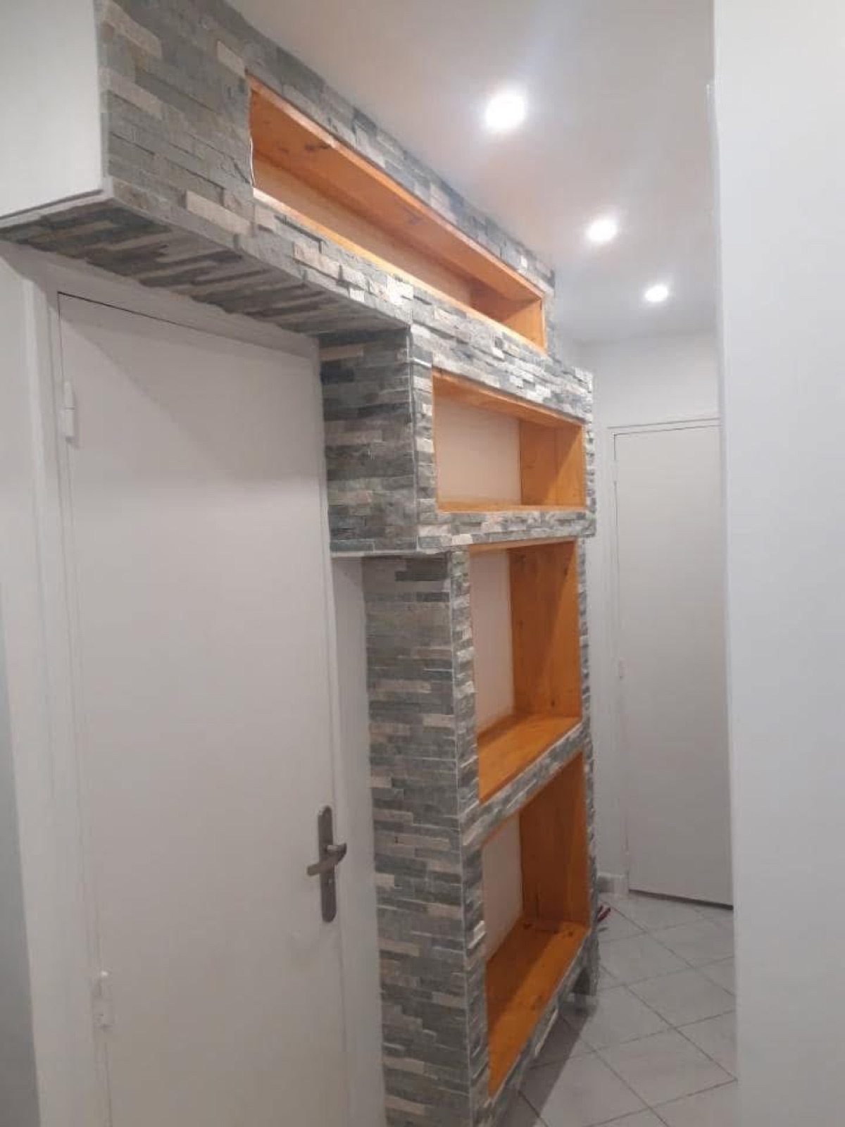Douche avec niche carrelée