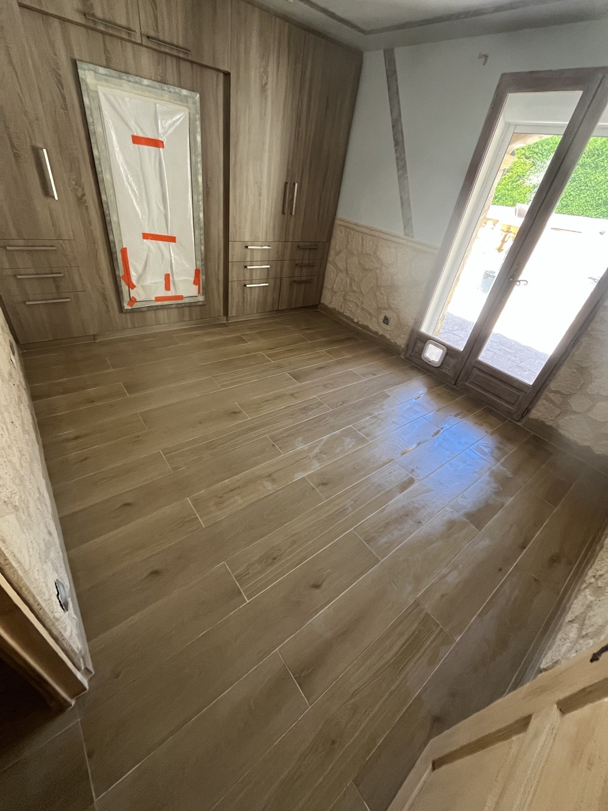 Séjour rénové avec parquet